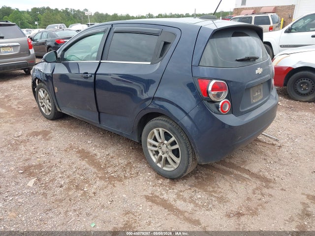 45079287 :رقم المزاد ، 1G1JC6SH6F4217869 vin ، 2015 Chevrolet Sonic Lt Auto مزاد بيع