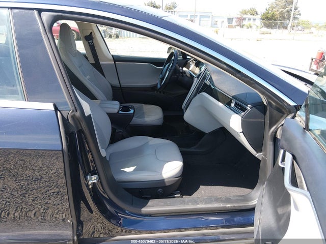 45079402 :رقم المزاد ، 5YJSA1H14EFP31998 vin ، 2014 Tesla Model S P85 مزاد بيع
