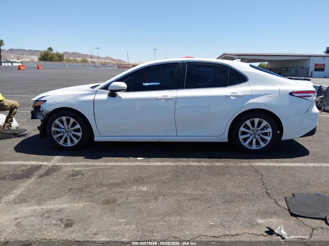2019 Toyota Camry Le მანქანა იყიდება აუქციონზე, vin: 4T1B11HK4KU744354, აუქციონის ნომერი: 45079426
