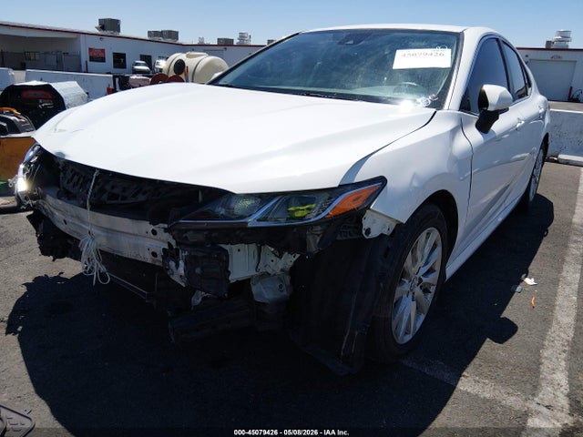 2019 Toyota Camry Le მანქანა იყიდება აუქციონზე, vin: 4T1B11HK4KU744354, აუქციონის ნომერი: 45079426