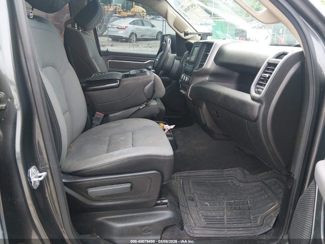 45079498 :رقم المزاد ، 1C6SRFBT0LN190325 vin ، 2020 Ram 1500 Big Horn  4x4 6'4 Box مزاد بيع