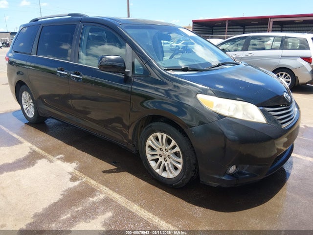 2013 Toyota Sienna Xle V6 7 Passenger Auto Access Seat/xle V6 8 Passenger მანქანა იყიდება აუქციონზე, vin: 5TDYK3DC9DS350510, აუქციონის ნომერი: 45079543