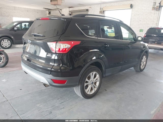 1FMCU9GD1JUD08864 Ford ESCAPE SE