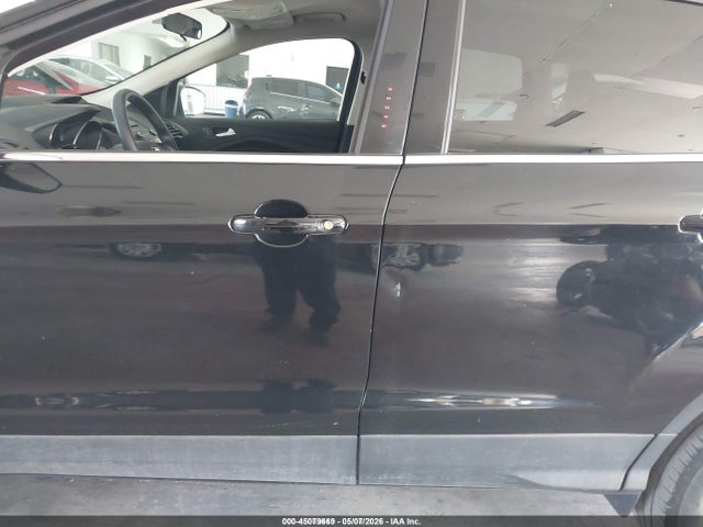 1FMCU9GD1JUD08864 Ford ESCAPE SE