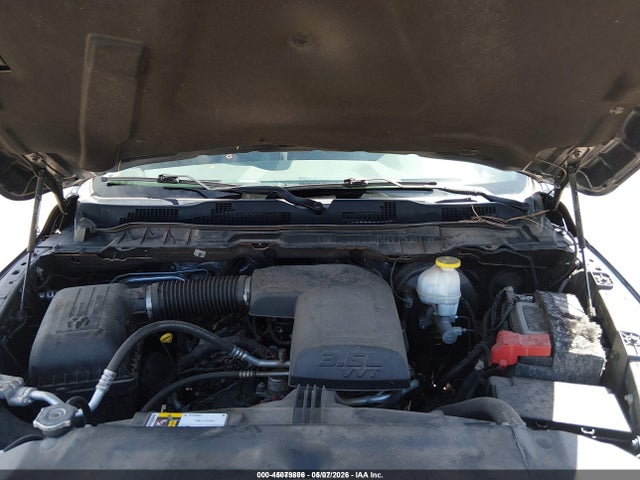 45079806 :رقم المزاد ، 3C6JR6DG2KG572150 vin ، 2019 Ram 1500 Classic Tradesman  4x2 8' Box مزاد بيع