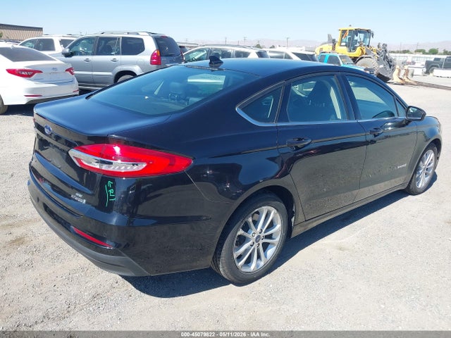 3FA6P0LUXKR174316 Ford Fusion Hybrid Se