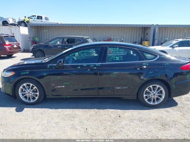 3FA6P0LUXKR174316 Ford Fusion Hybrid Se
