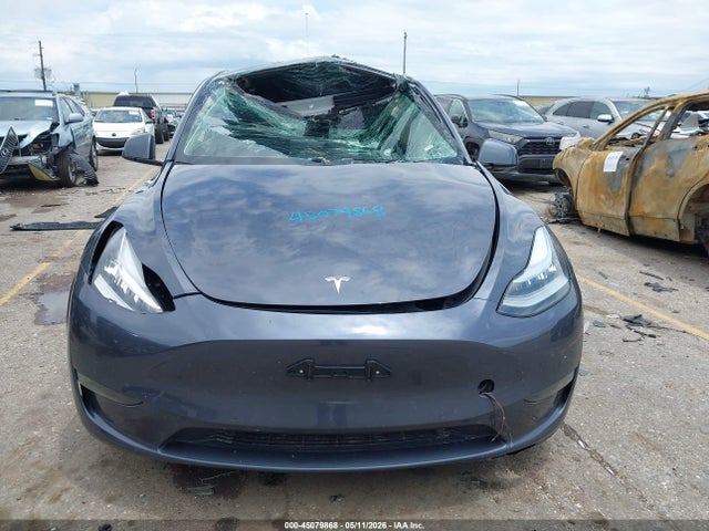 Auction sale of the 2022 Tesla Model Y Long Range Dual Motor All-wheel Drive, vin: 7SAYGDEE8NF327557, lot number: 45079868
