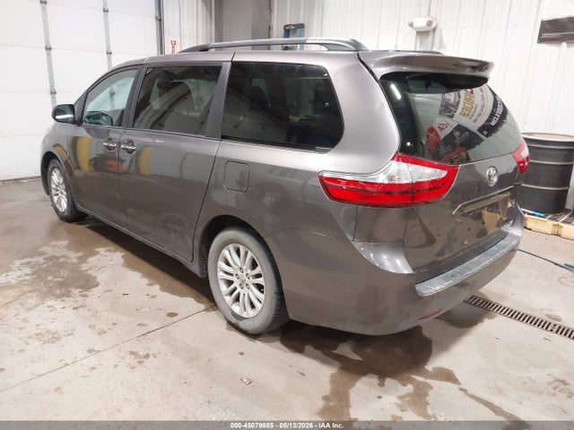 5TDYK3DC7FS648329 Toyota Sienna Xle 8 Passenger