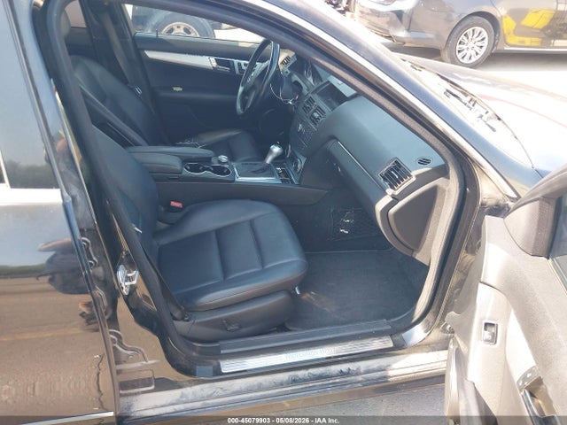 45079903 :رقم المزاد ، WDDGF81X29F260178 vin ، 2009 Mercedes-benz C 300 Luxury 4matic/sport 4matic مزاد بيع