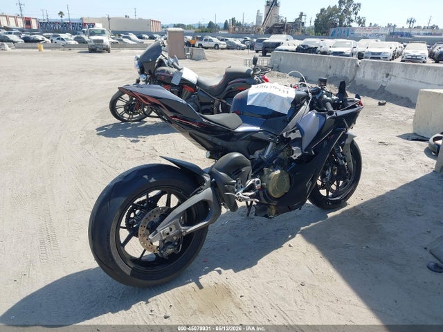 Aukcja sprzedaży 2025 Ducati Panigale V4/v4s, vin: ZDMDAG6W9SB002179, numer aukcji: 45079931