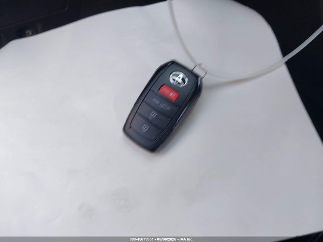 45079951 :رقم المزاد ، 5TDKBRCH6RS609936 vin ، 2024 Toyota Highlander Hybrid Xle Nightshade مزاد بيع