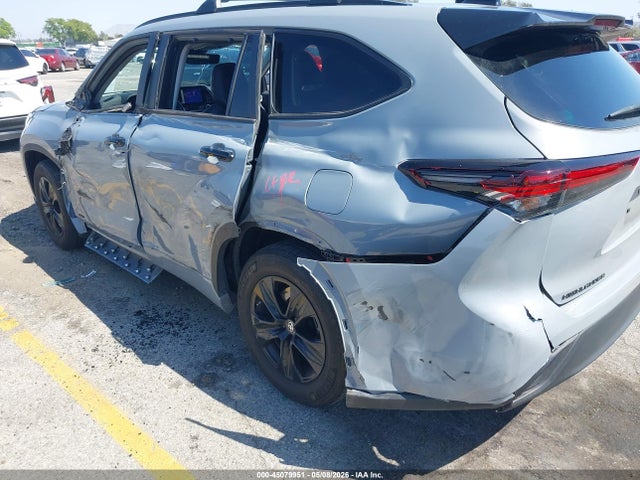 45079951 :رقم المزاد ، 5TDKBRCH6RS609936 vin ، 2024 Toyota Highlander Hybrid Xle Nightshade مزاد بيع
