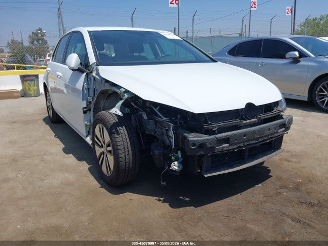 WVWKR7AU6HW953927 Volkswagen E-golf Se