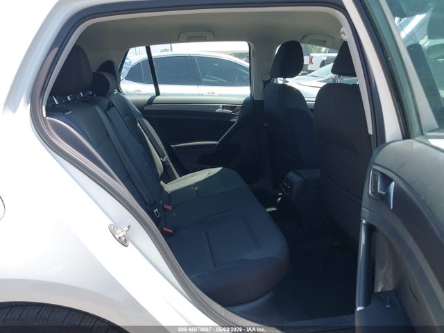 WVWKR7AU6HW953927 Volkswagen E-golf Se