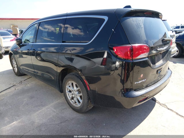 Продажа на аукционе авто 2017 Chrysler Pacifica Touring, vin: 2C4RC1DG4HR675640, номер лота: 45080026