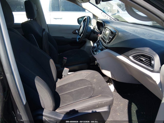 Продажа на аукционе авто 2017 Chrysler Pacifica Touring, vin: 2C4RC1DG4HR675640, номер лота: 45080026