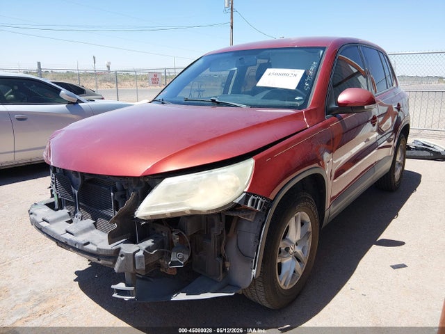 45080028 :رقم المزاد ، WVGAV7AX0BW001817 vin ، 2011 Volkswagen Tiguan S مزاد بيع