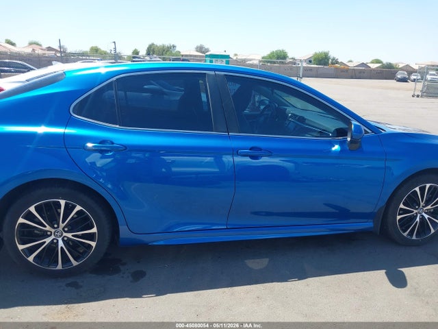 4T1B11HK6JU098488 Toyota CAMRY SE