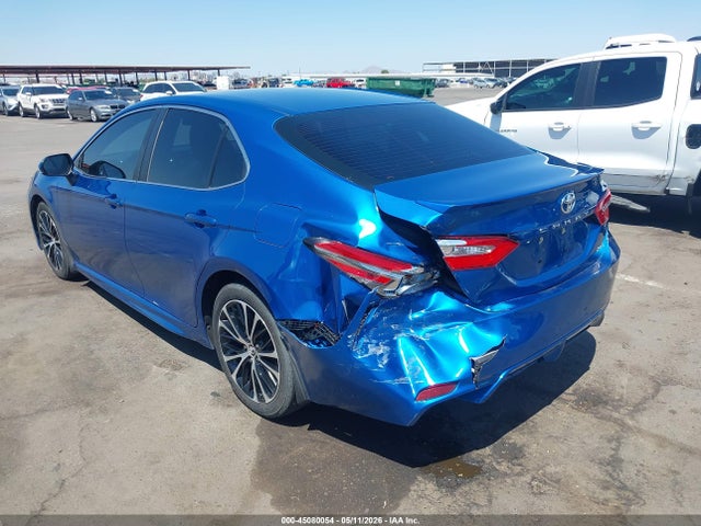 4T1B11HK6JU098488 Toyota CAMRY SE