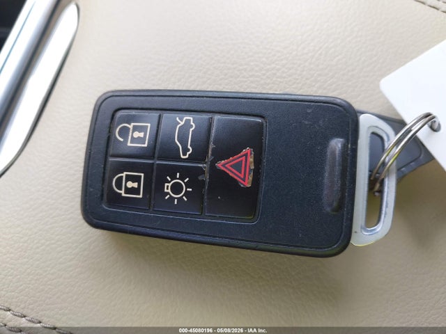 45080196 :رقم المزاد ، YV4612RKXF2631100 vin ، 2015 Volvo Xc60 T5/t5 Premier مزاد بيع