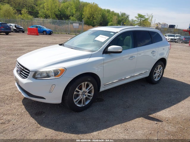 45080196 :رقم المزاد ، YV4612RKXF2631100 vin ، 2015 Volvo Xc60 T5/t5 Premier مزاد بيع