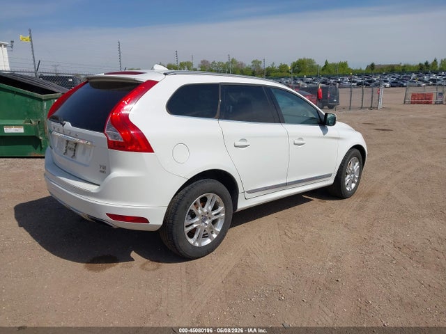 45080196 :رقم المزاد ، YV4612RKXF2631100 vin ، 2015 Volvo Xc60 T5/t5 Premier مزاد بيع