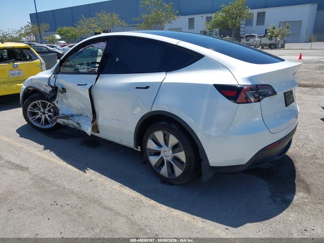 Продажа на аукционе авто 2024 Tesla Model Y Long Range Dual Motor All-wheel Drive, vin: 7SAYGDEEXRF004133, номер лота: 45080197