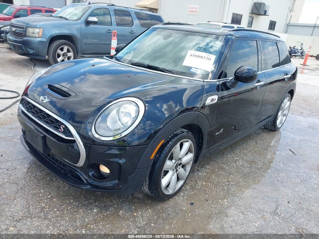 Mini Clubman Cooper S 2017 WMWLU5C30H2E84191 Image 2