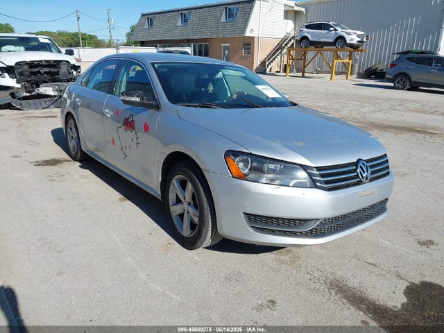 2015 Volkswagen Passat 1.8t Se მანქანა იყიდება აუქციონზე, vin: 1VWBT7A35FC048437, აუქციონის ნომერი: 45080278
