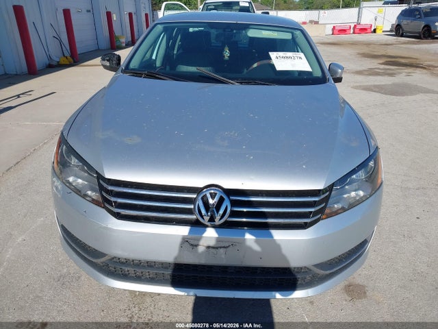 2015 Volkswagen Passat 1.8t Se მანქანა იყიდება აუქციონზე, vin: 1VWBT7A35FC048437, აუქციონის ნომერი: 45080278