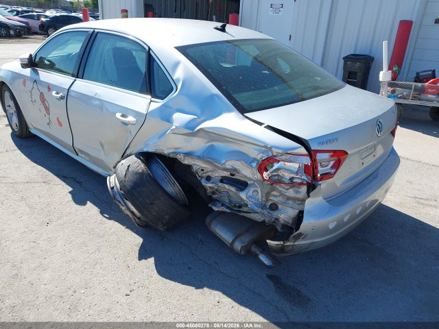 2015 Volkswagen Passat 1.8t Se მანქანა იყიდება აუქციონზე, vin: 1VWBT7A35FC048437, აუქციონის ნომერი: 45080278