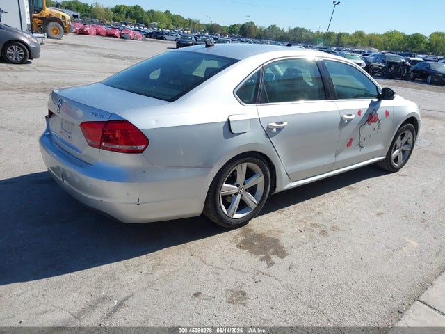2015 Volkswagen Passat 1.8t Se მანქანა იყიდება აუქციონზე, vin: 1VWBT7A35FC048437, აუქციონის ნომერი: 45080278