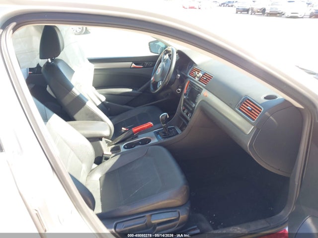 2015 Volkswagen Passat 1.8t Se მანქანა იყიდება აუქციონზე, vin: 1VWBT7A35FC048437, აუქციონის ნომერი: 45080278
