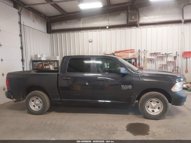 1C6RR7KGXKS566195 RAM 1500 Classic Tradesman 4x4 5&#039;7 Box