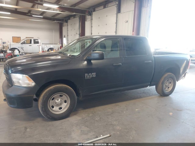 1C6RR7KGXKS566195 RAM 1500 Classic Tradesman 4x4 5&#039;7 Box