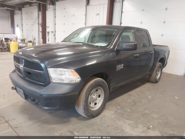 1C6RR7KGXKS566195 RAM 1500 Classic Tradesman 4x4 5&#039;7 Box