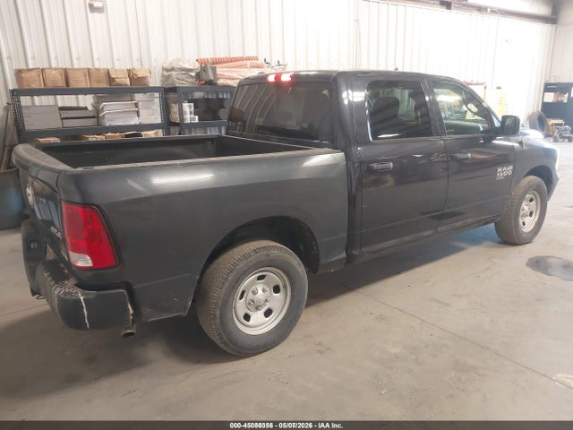 1C6RR7KGXKS566195 RAM 1500 Classic Tradesman 4x4 5&#039;7 Box