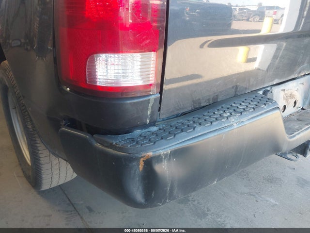 1C6RR7KGXKS566195 RAM 1500 Classic Tradesman 4x4 5&#039;7 Box