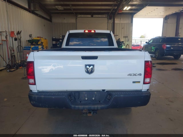 3C6JR7DG5KG503362 RAM 1500 Classic Tradesman 4x4 8&#039; Box