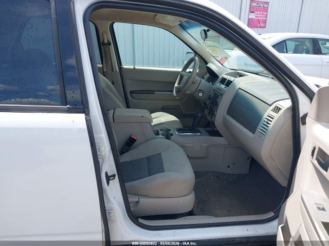 45080402 :رقم المزاد ، 1FMCU03158KA61765 vin ، 2008 Ford Escape Xlt مزاد بيع