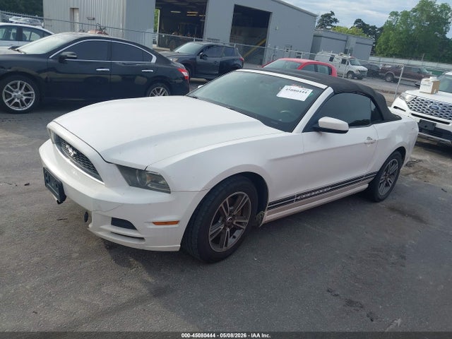 Продаж на аукціоні авто 2013 Ford Mustang V6 Premium, vin: 1ZVBP8EM2D5213956, номер лоту: 45080444