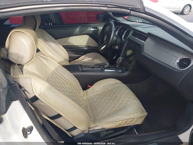Продаж на аукціоні авто 2013 Ford Mustang V6 Premium, vin: 1ZVBP8EM2D5213956, номер лоту: 45080444