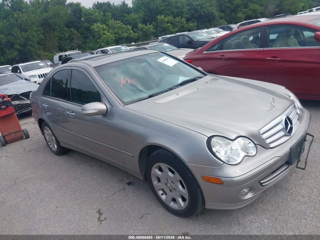Продаж на аукціоні авто 2005 Mercedes-benz C 240 Luxury, vin: WDBRF61JX5A678657, номер лоту: 45080480