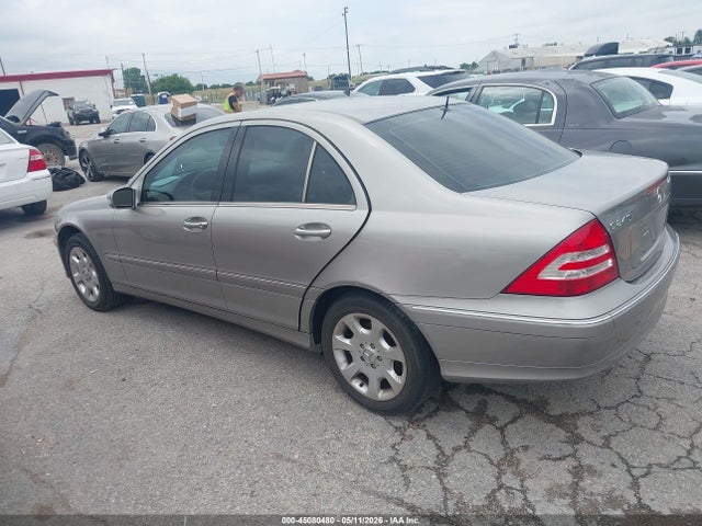 Продаж на аукціоні авто 2005 Mercedes-benz C 240 Luxury, vin: WDBRF61JX5A678657, номер лоту: 45080480