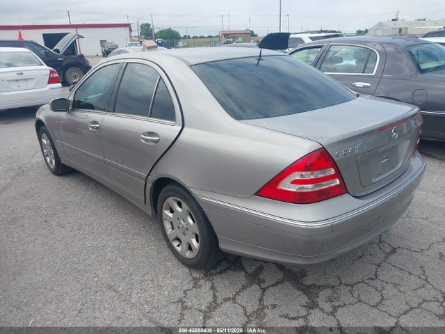 Продаж на аукціоні авто 2005 Mercedes-benz C 240 Luxury, vin: WDBRF61JX5A678657, номер лоту: 45080480