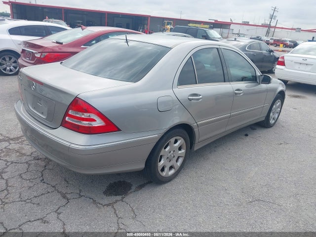 Продаж на аукціоні авто 2005 Mercedes-benz C 240 Luxury, vin: WDBRF61JX5A678657, номер лоту: 45080480