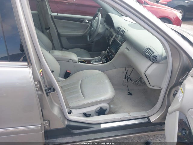 Продаж на аукціоні авто 2005 Mercedes-benz C 240 Luxury, vin: WDBRF61JX5A678657, номер лоту: 45080480