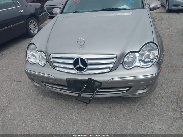 Продаж на аукціоні авто 2005 Mercedes-benz C 240 Luxury, vin: WDBRF61JX5A678657, номер лоту: 45080480