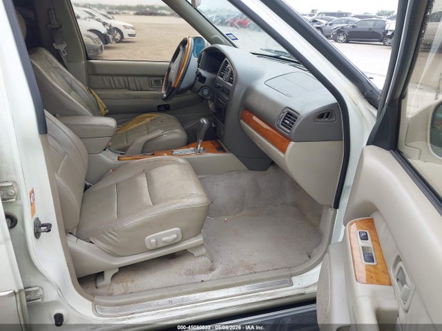 Продажа на аукционе авто 2002 Infiniti Qx4 Luxury, vin: JNRDR09Y82W253700, номер лота: 45080532